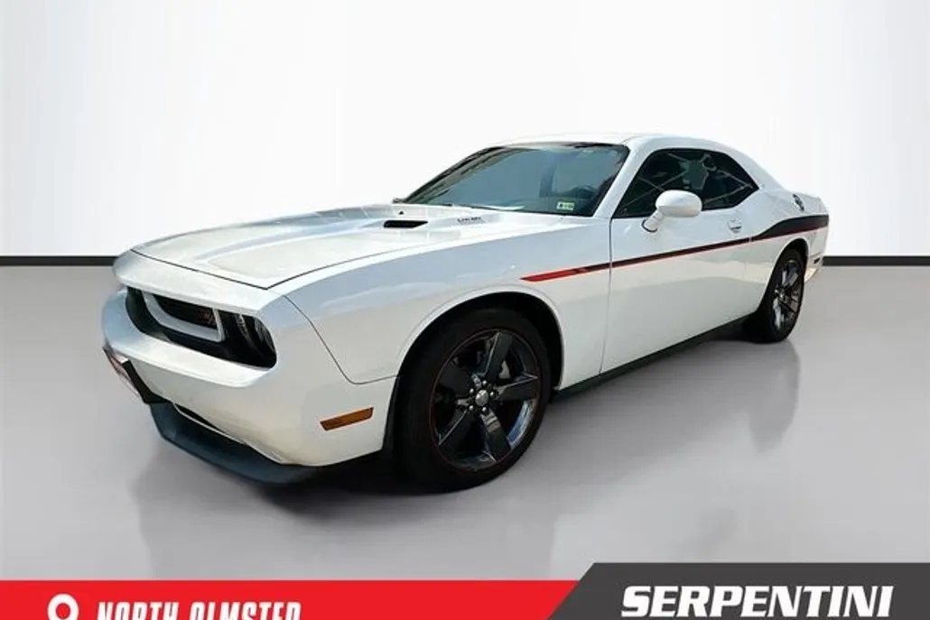 2014 Dodge Challenger R/T photo 1