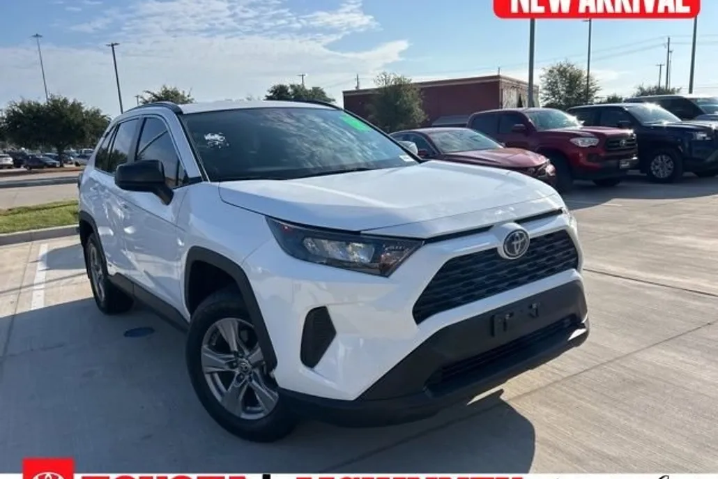 2022 Toyota RAV4 Hybrid LE photo 1