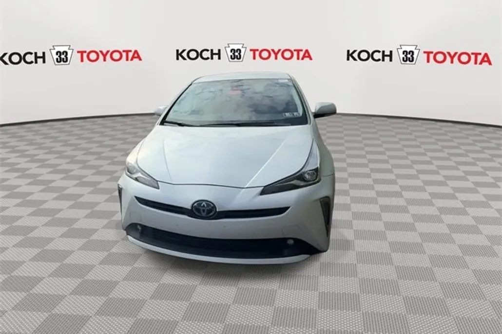2022 Toyota Prius LE AWD-e photo 1