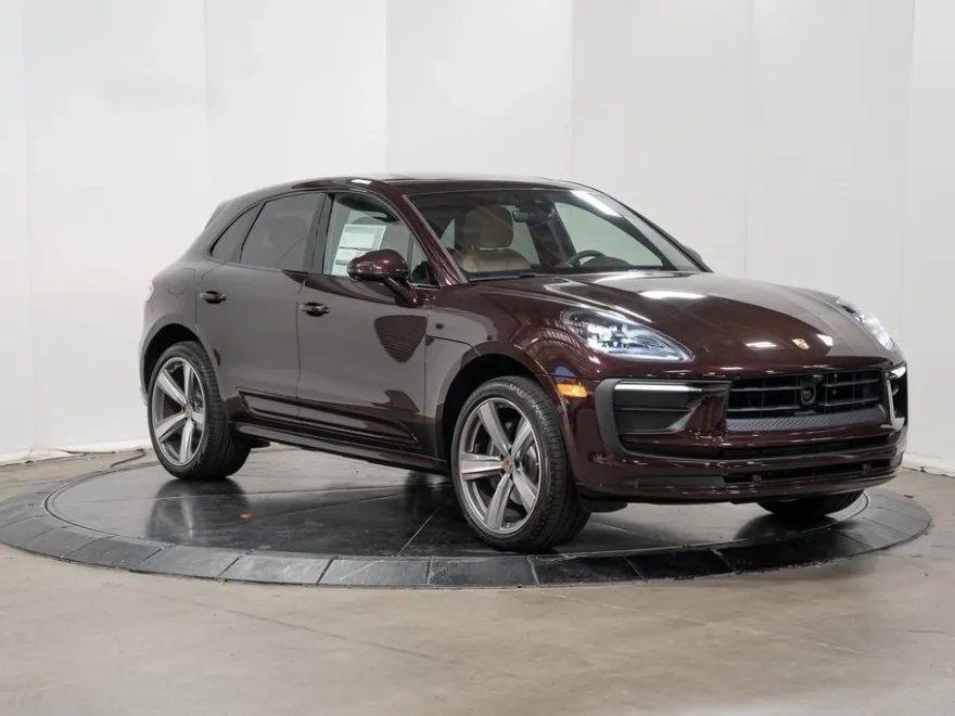 2024 Porsche Macan photo 1