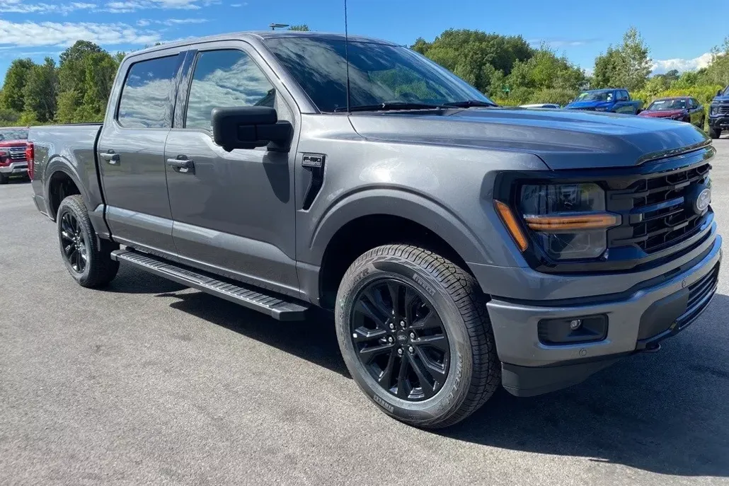 2025 Ford F-150 XLT photo 1
