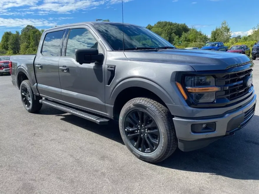2025 Ford F-150 XLT photo 1