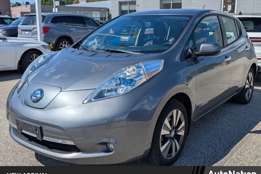 2015 Nissan Leaf SL photo 1