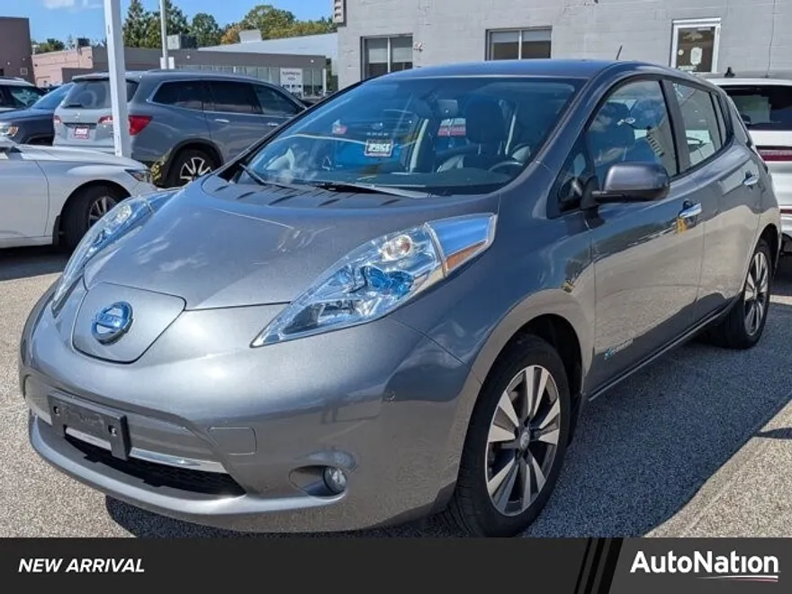 2015 Nissan Leaf SL photo 1