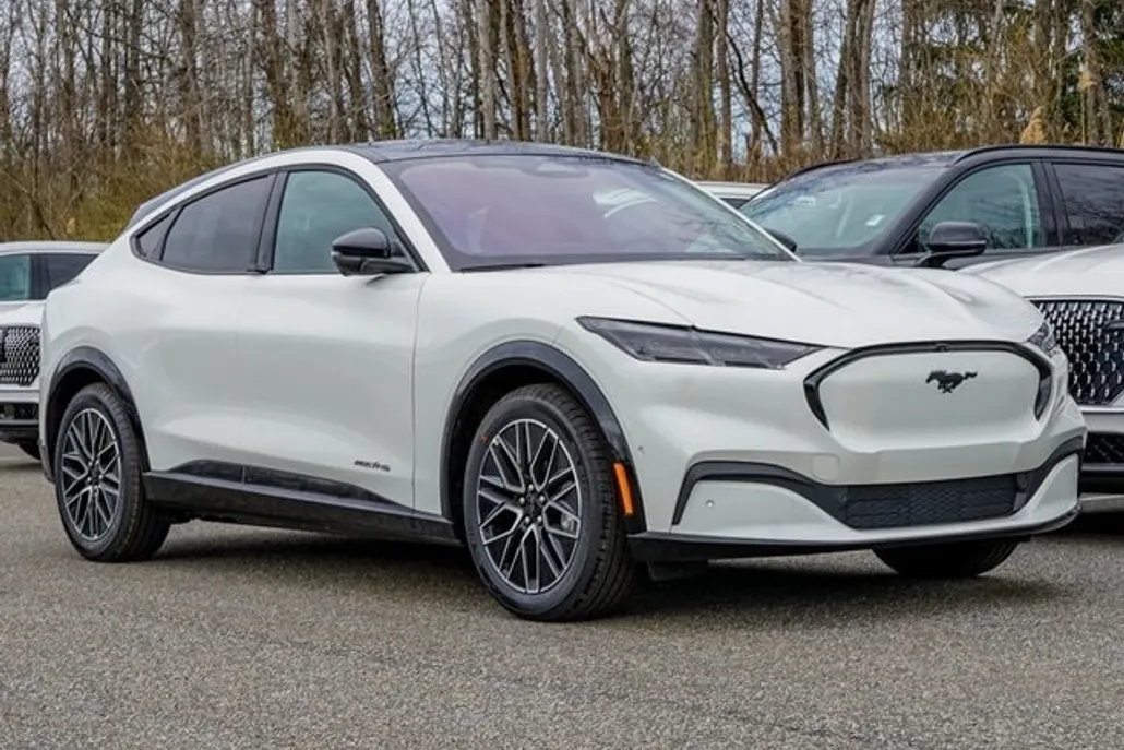 2024 Ford Mustang Mach-E Premium photo 1