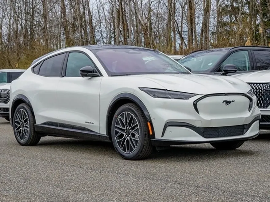 2024 Ford Mustang Mach-E Premium photo 1