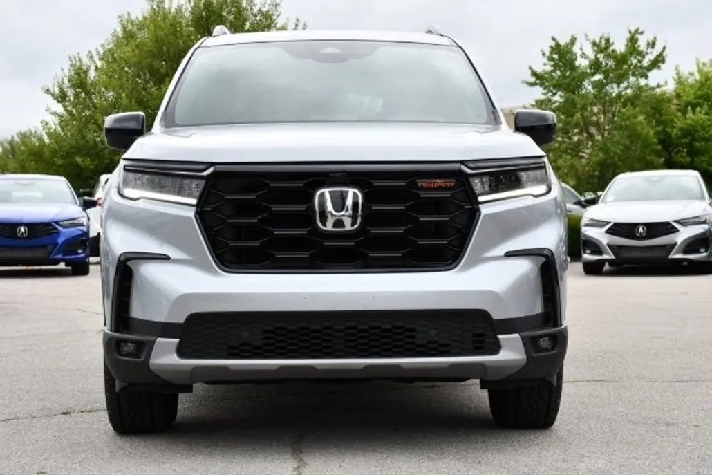 2025 Honda Pilot TrailSport photo 1