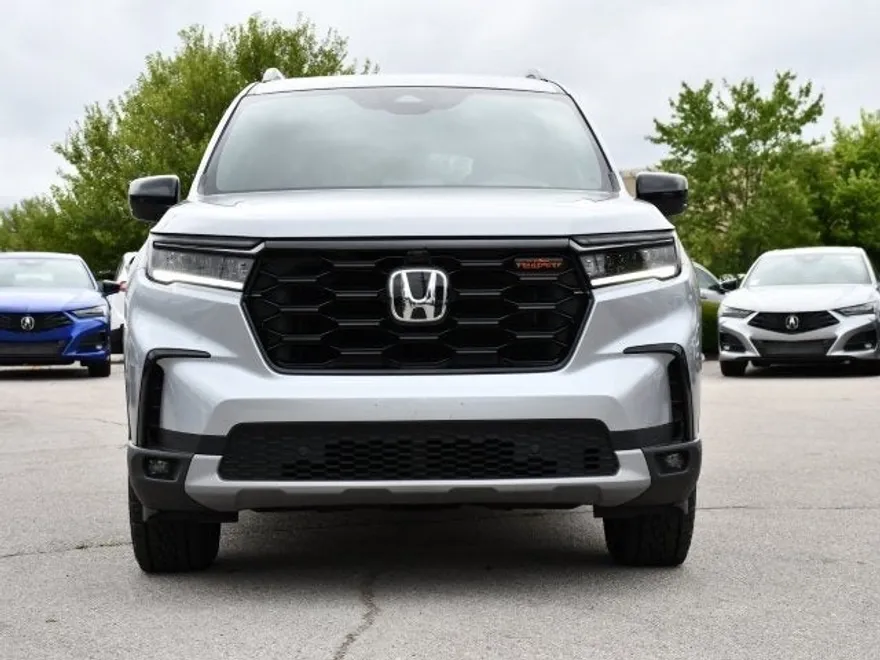 2025 Honda Pilot TrailSport photo 1