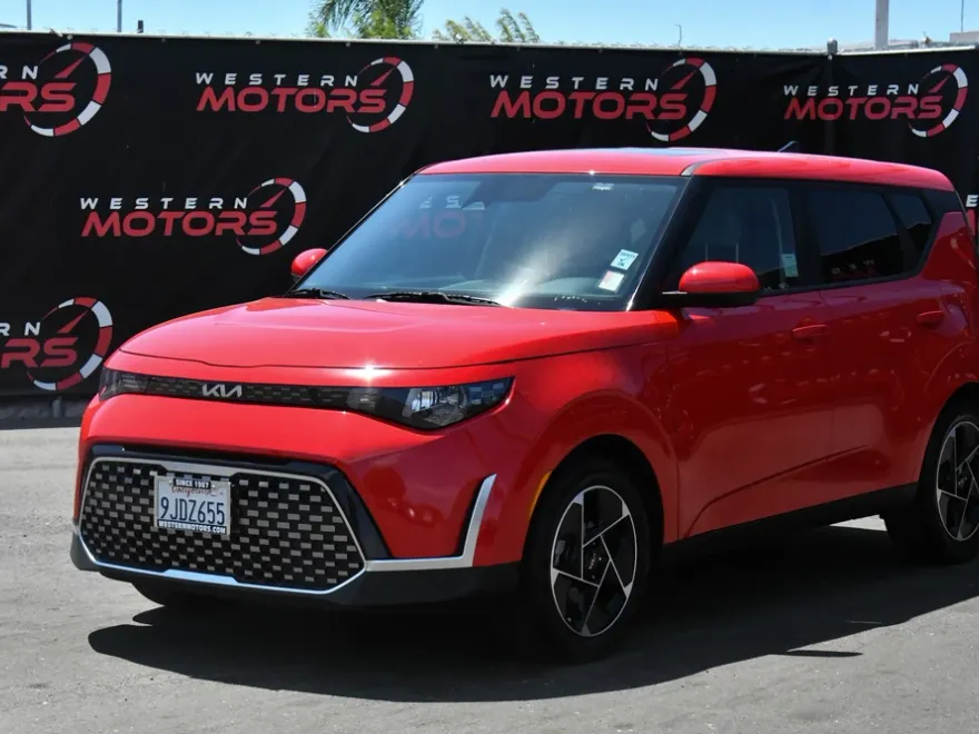 2024 Kia Soul EX photo 1
