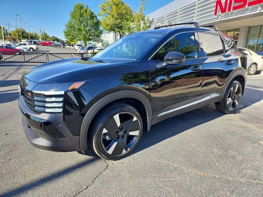 2026 Nissan Kicks SR photo 1