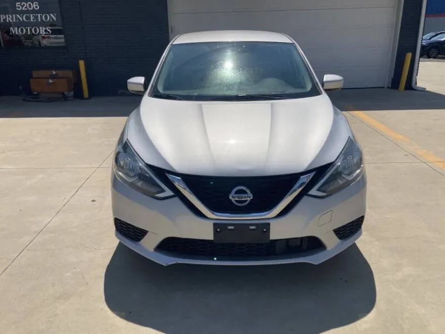 2018 Nissan Sentra SV photo 1