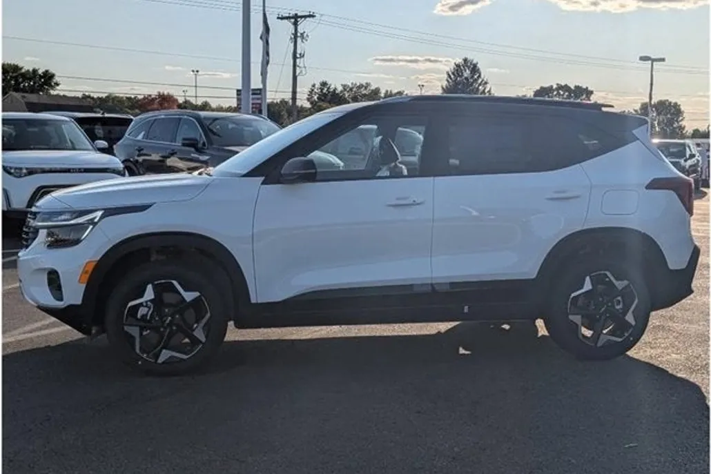 2026 Kia Seltos S photo 1