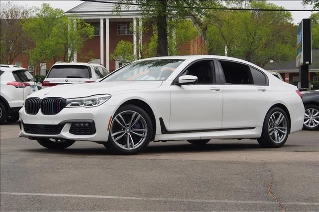 2018 Bmw 750i / B7 xDrive Sedan photo 1