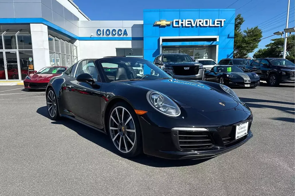 2017 Porsche 911 Targa 4 Coupe photo 1
