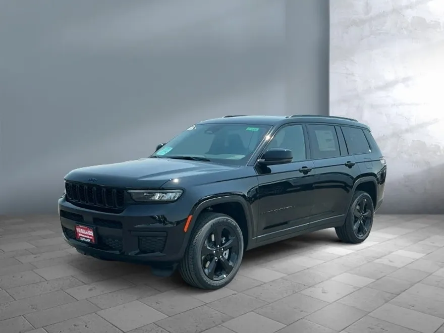 2025 Jeep Grand Cherokee Altitude photo 1