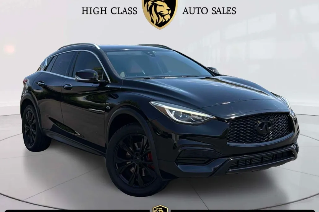 2018 Infiniti QX30 Luxury photo 1