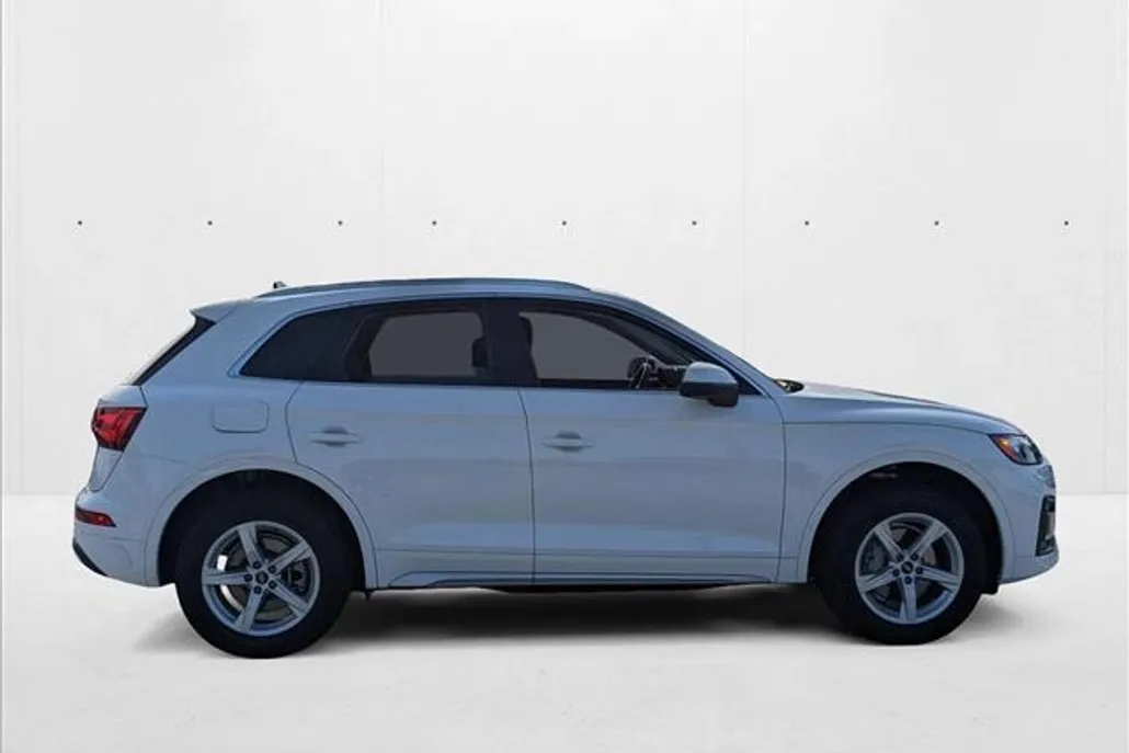 2024 Audi Q5 40 Premium photo 1