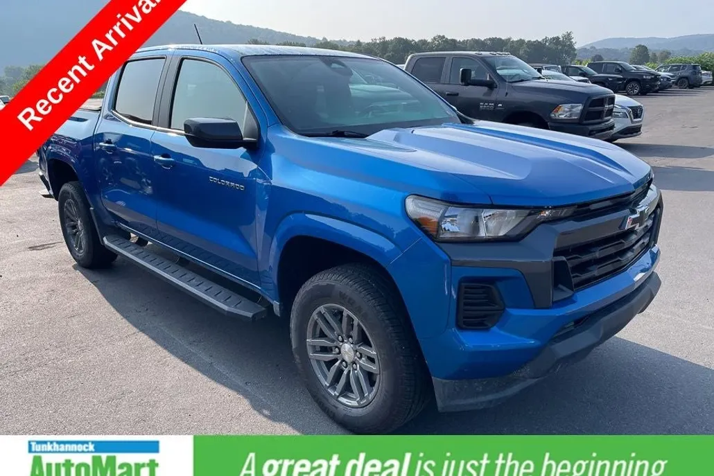 2023 Chevrolet Colorado LT photo 1
