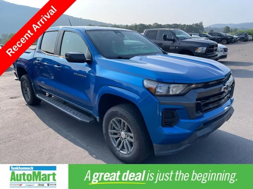 2023 Chevrolet Colorado LT photo 1