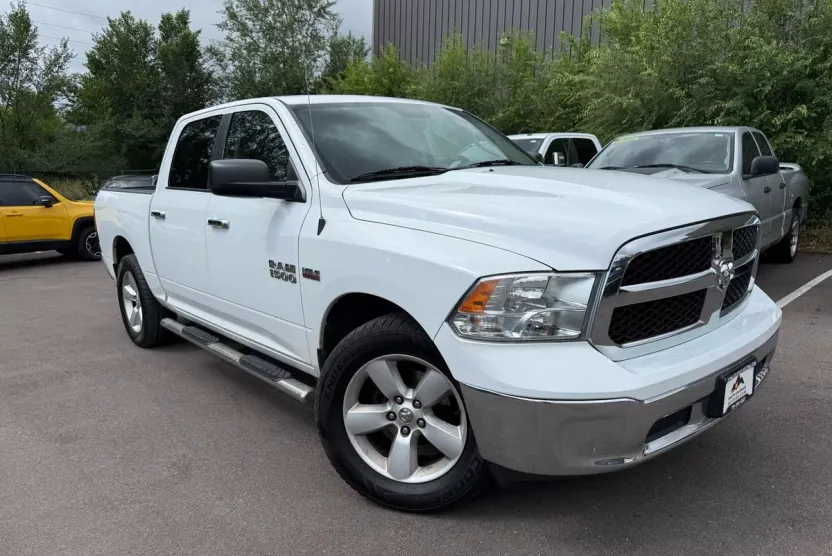 2016 Ram 1500 SLT photo 1
