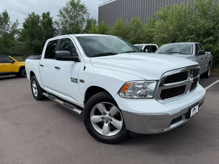 2016 Ram 1500 SLT photo 1