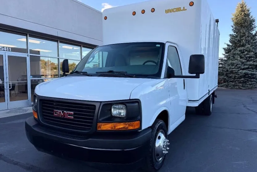 2017 Gmc Savana 3500 Cutaway photo 1