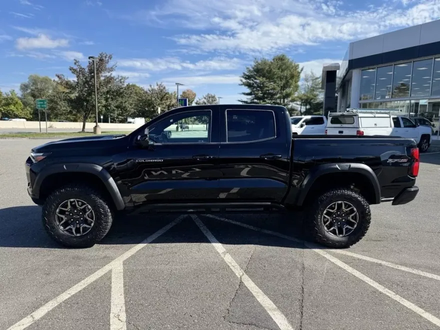 2024 Chevrolet Colorado ZR2 photo 1