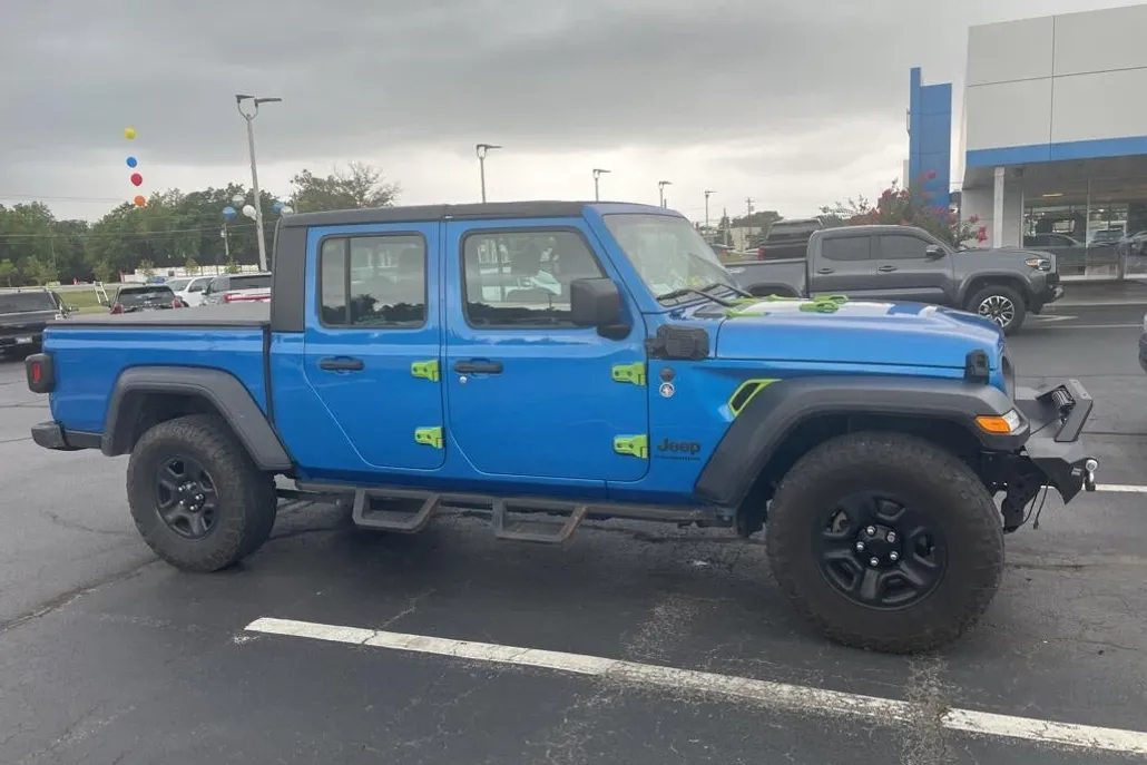 2024 Jeep Gladiator Sport photo 1