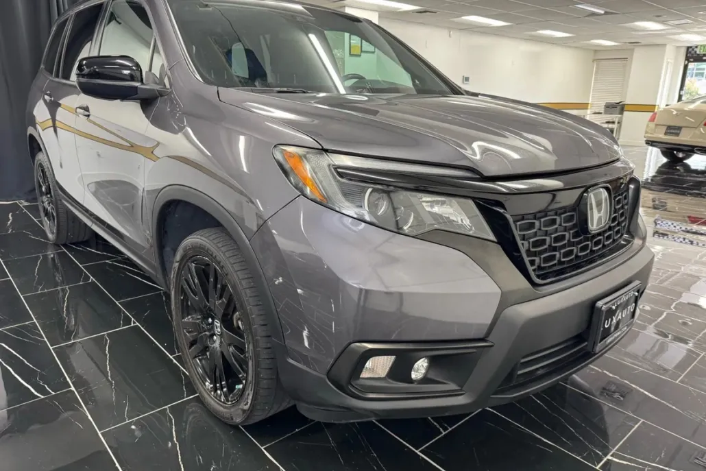2019 Honda Passport Sport photo 1