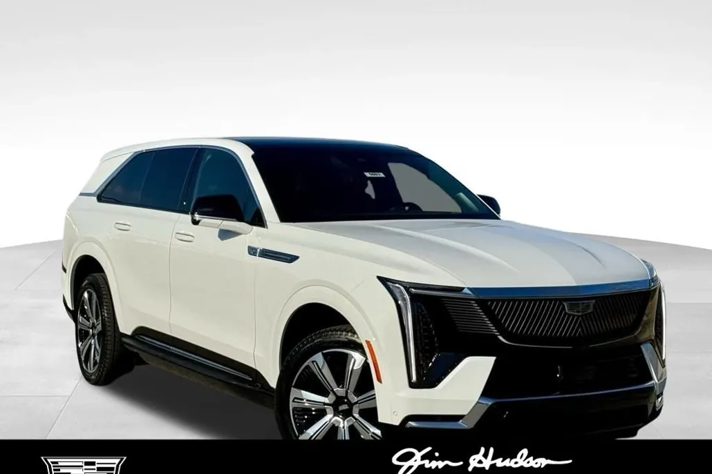 2025 Cadillac Escalade IQ Luxury photo 1