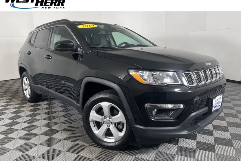 2019 Jeep Compass Latitude photo 1