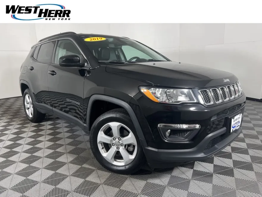 2019 Jeep Compass Latitude photo 1