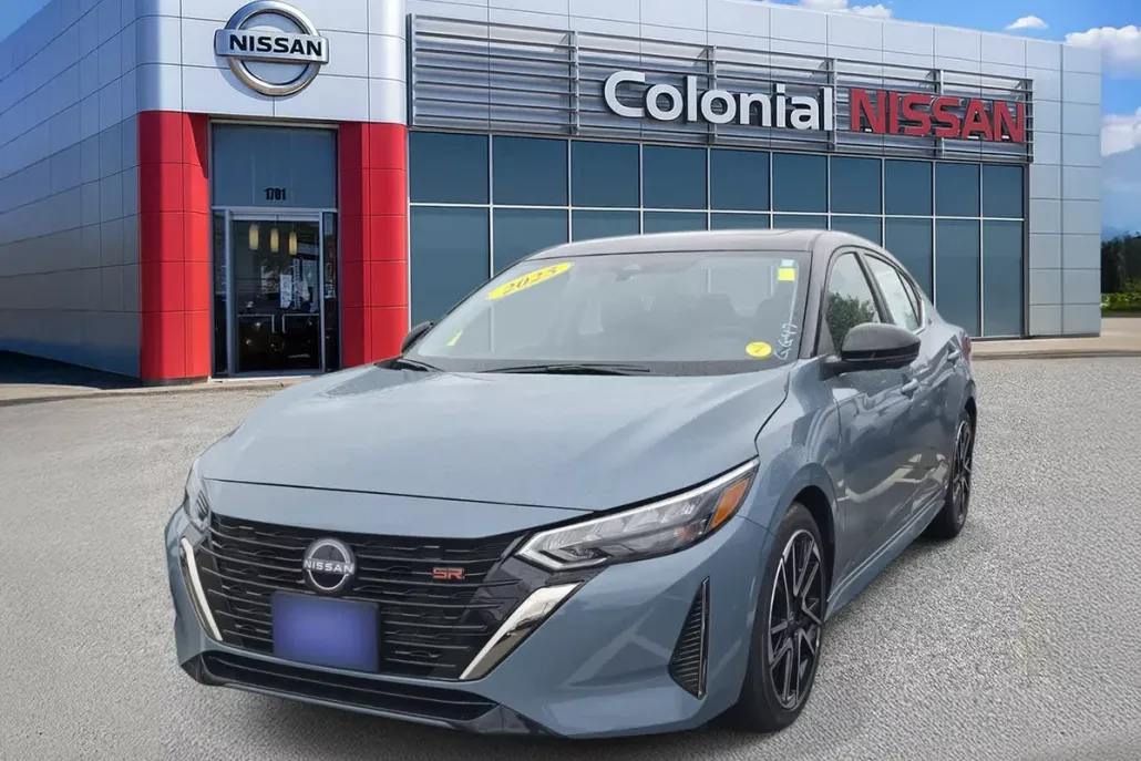 2025 Nissan Sentra SR photo 1