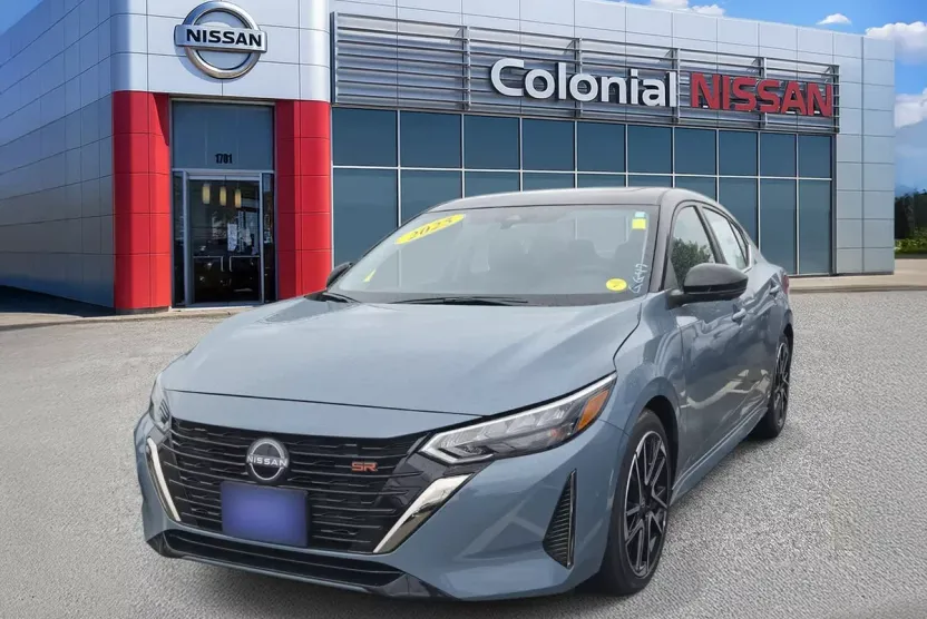 2025 Nissan Sentra SR photo 1
