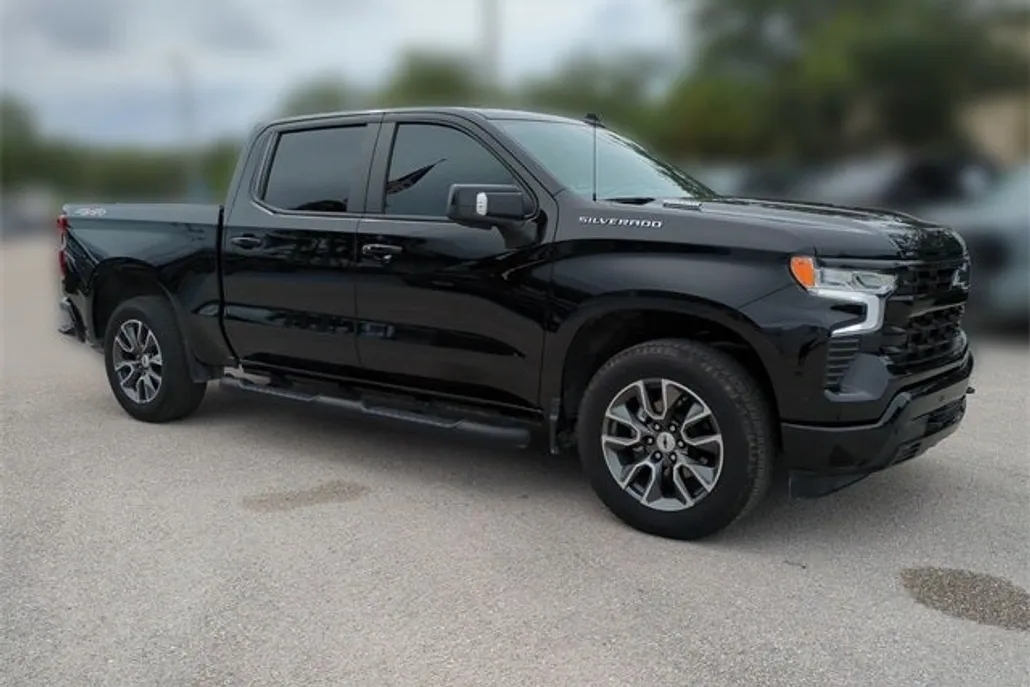 2024 Chevrolet Silverado 1500 RST photo 1