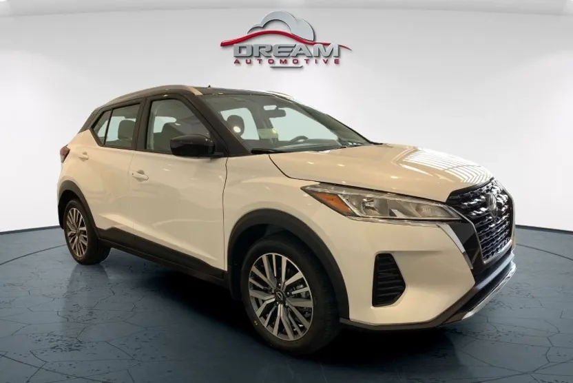 2024 Nissan Kicks SV photo 1