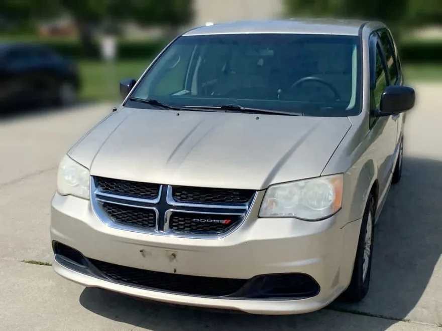 2012 Dodge Grand Caravan SE photo 1