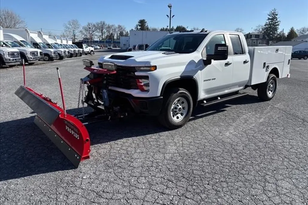 2025 Chevrolet Silverado 3500HD photo 1