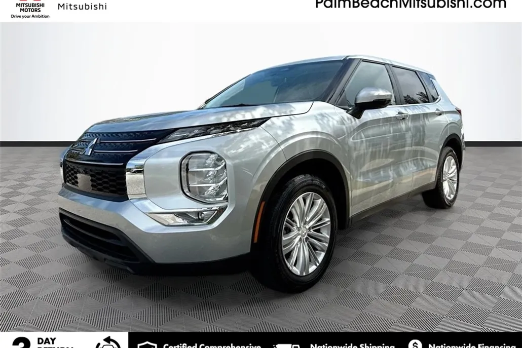 2024 Mitsubishi Outlander ES photo 1