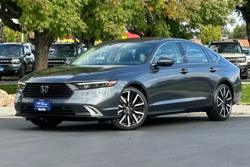 2023 Honda Accord Hybrid Touring photo 1