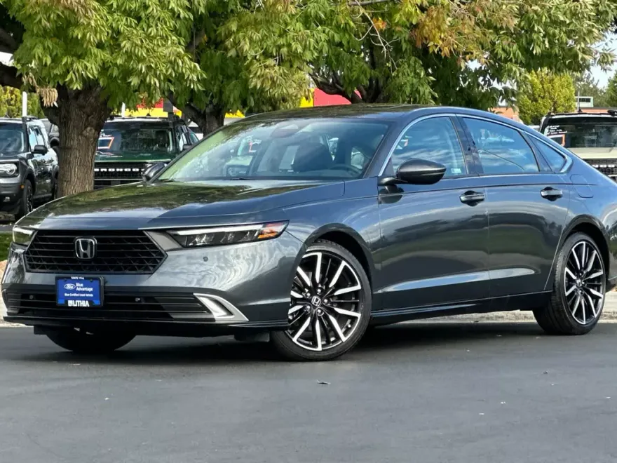2023 Honda Accord Hybrid Touring photo 1