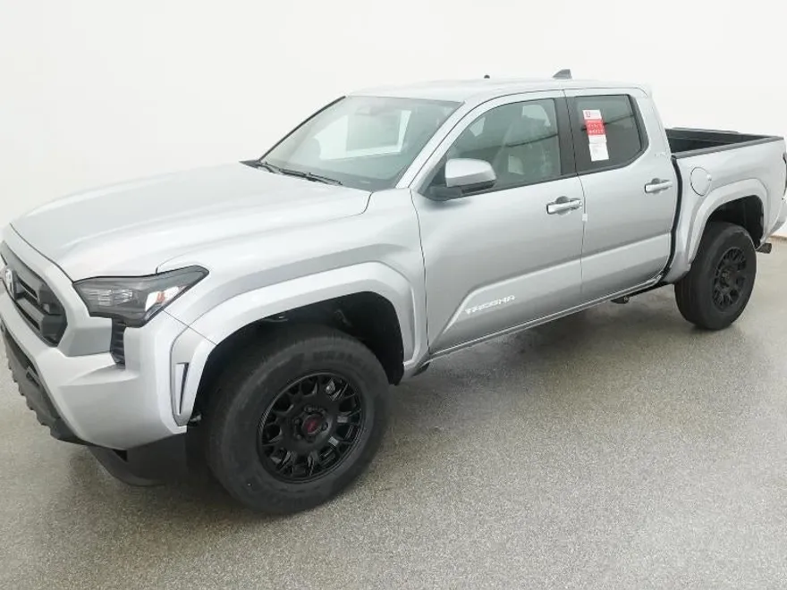 2025 Toyota Tacoma SR5 photo 1