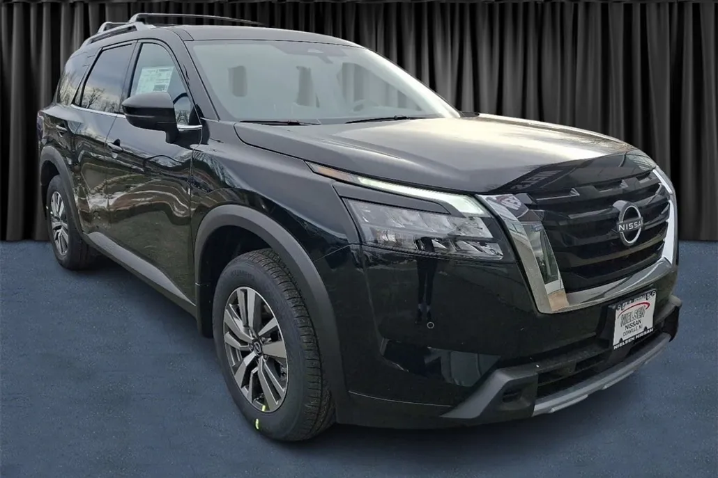 2025 Nissan Pathfinder SL photo 1