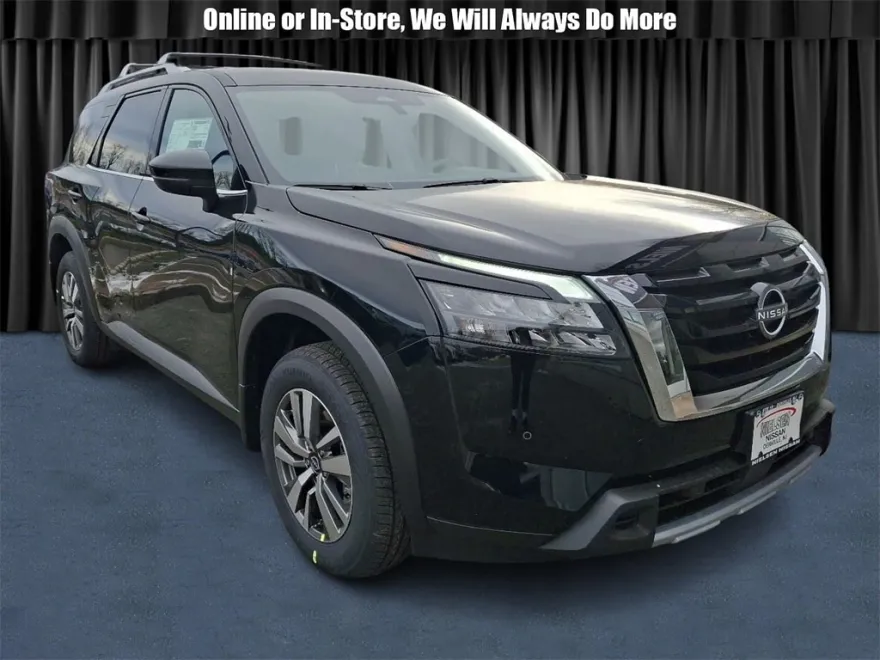 2025 Nissan Pathfinder SL photo 1
