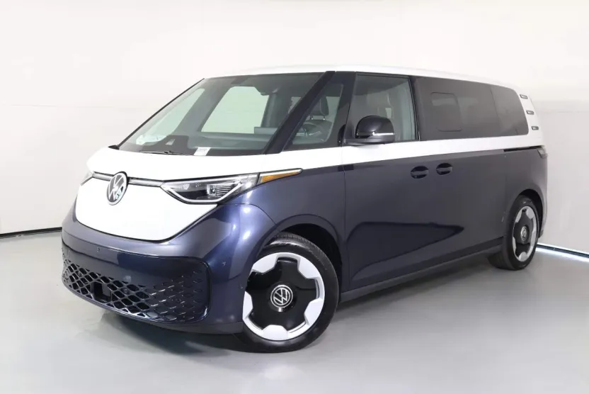 2025 Volkswagen ID. Buzz Pro Plus photo 1