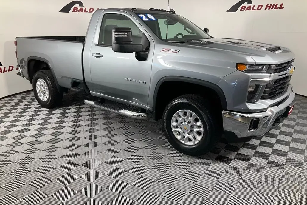 2024 Chevrolet Silverado 2500HD LT photo 1