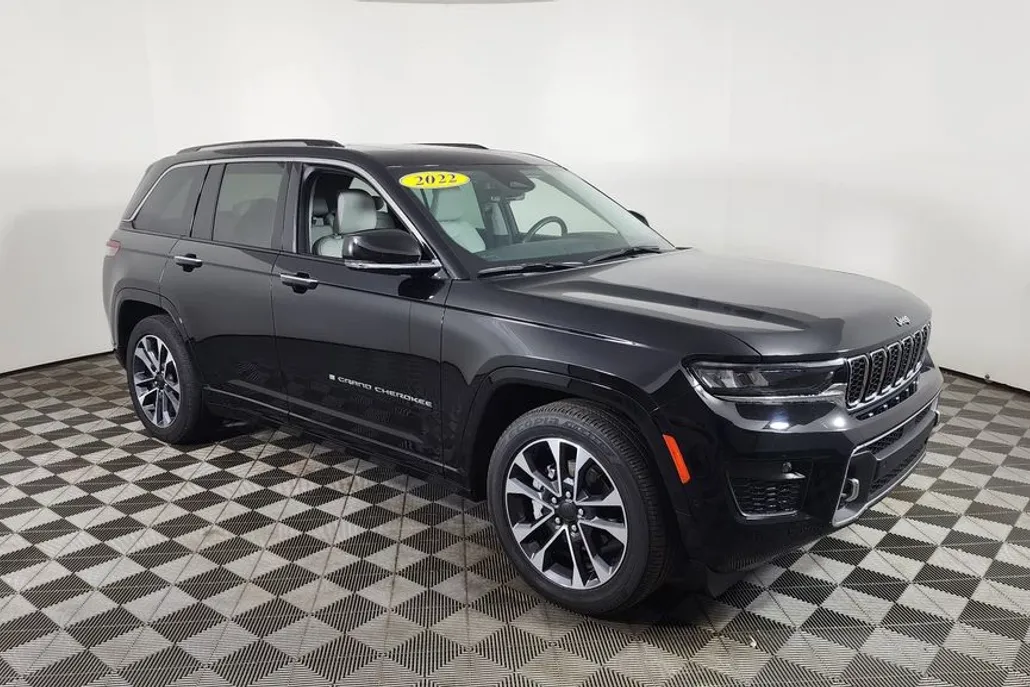 2022 Jeep Grand Cherokee Overland photo 1