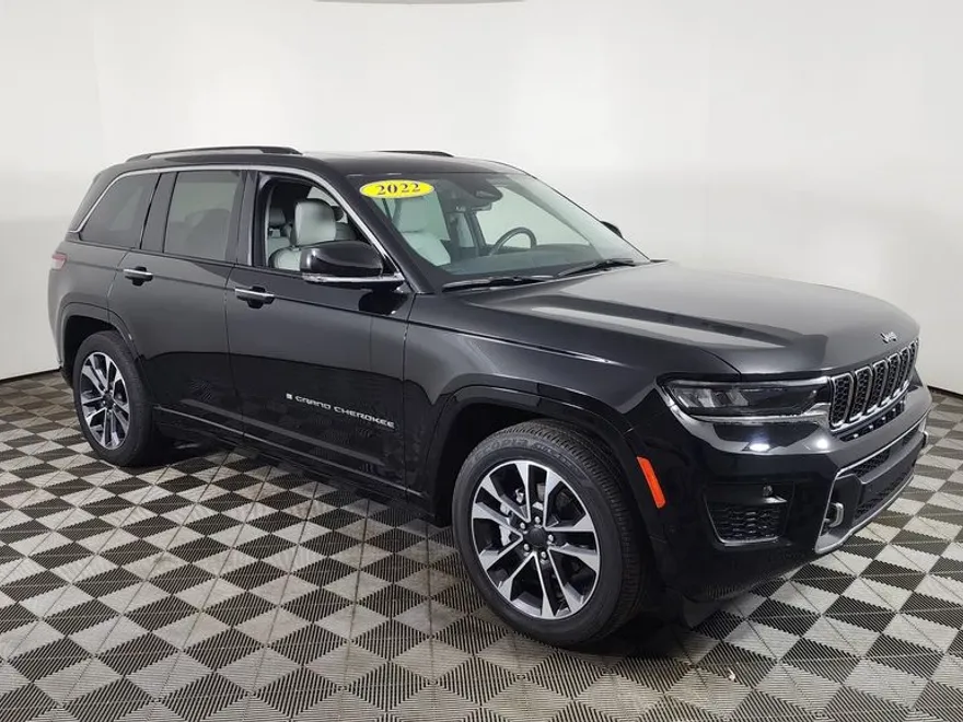 2022 Jeep Grand Cherokee Overland photo 1