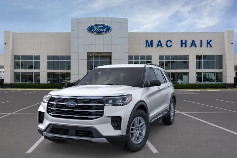 2025 Ford Explorer photo 1