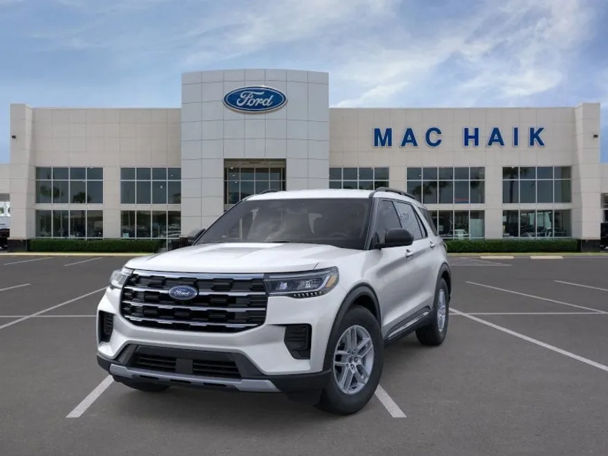 2025 Ford Explorer photo 1